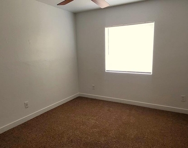 2602 E Southgate Avenue - Photo Thumbnail 9