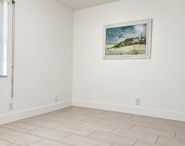 138 S Cypress Road - Photo Thumbnail 8