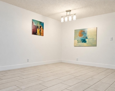 138 S Cypress Road - Photo Thumbnail 6
