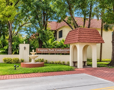 138 S Cypress Road - Photo Thumbnail 31