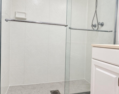 138 S Cypress Road - Photo Thumbnail 17