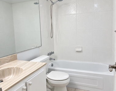 138 S Cypress Road - Photo Thumbnail 10