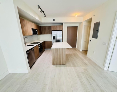 201 Sw 17th Road - Photo Thumbnail 4