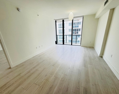 201 Sw 17th Road - Photo Thumbnail 3