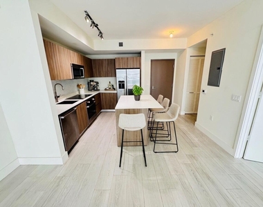 201 Sw 17th Road - Photo Thumbnail 5