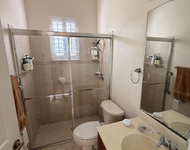 403 Nw Lyndhurst Court - Photo Thumbnail 38