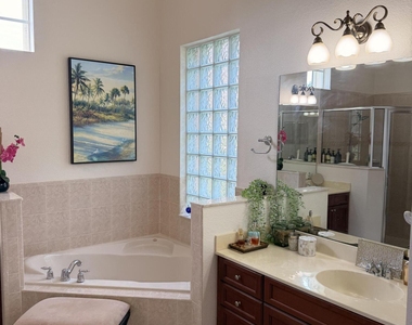 403 Nw Lyndhurst Court - Photo Thumbnail 47