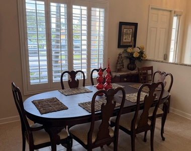 403 Nw Lyndhurst Court - Photo Thumbnail 10