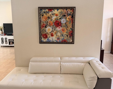 403 Nw Lyndhurst Court - Photo Thumbnail 13