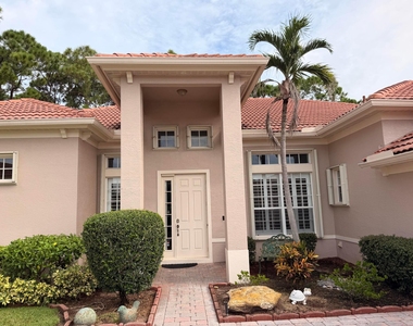 403 Nw Lyndhurst Court - Photo Thumbnail 1