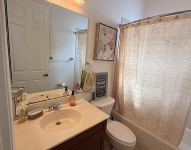 403 Nw Lyndhurst Court - Photo Thumbnail 30