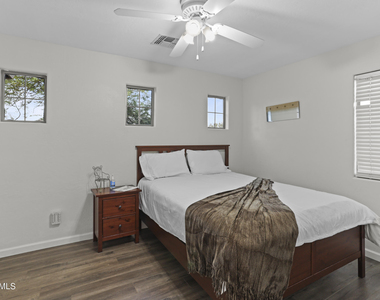 27306 N 37th Avenue - Photo Thumbnail 40