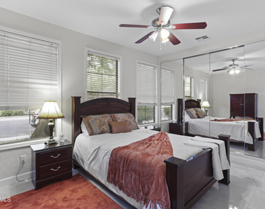 27306 N 37th Avenue - Photo Thumbnail 19