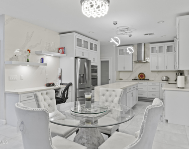 27306 N 37th Avenue - Photo Thumbnail 11