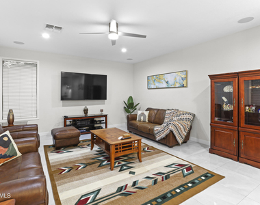 27306 N 37th Avenue - Photo Thumbnail 6