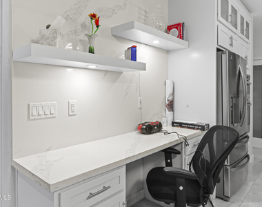 27306 N 37th Avenue - Photo Thumbnail 13