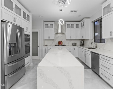 27306 N 37th Avenue - Photo Thumbnail 16