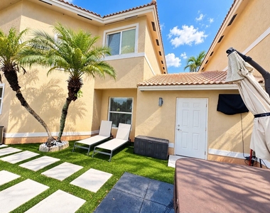 17082 Nw 22nd Street - Photo Thumbnail 15
