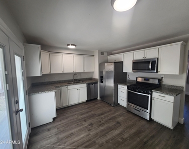 11231 W Montana Avenue - Photo Thumbnail 1