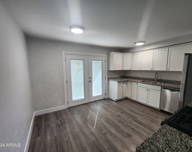 11231 W Montana Avenue - Photo Thumbnail 4
