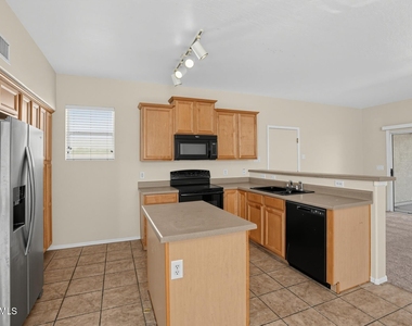 3026 W Ferruccio Place - Photo Thumbnail 4
