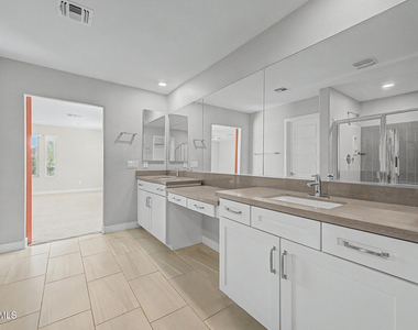 11466 S 176th Drive - Photo Thumbnail 18