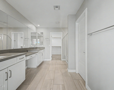 11466 S 176th Drive - Photo Thumbnail 16
