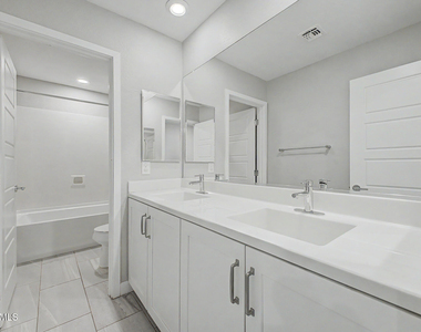 11466 S 176th Drive - Photo Thumbnail 22