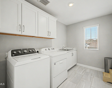 11466 S 176th Drive - Photo Thumbnail 30