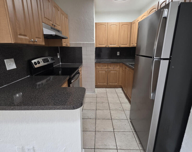 511 Banks Road - Photo Thumbnail 5