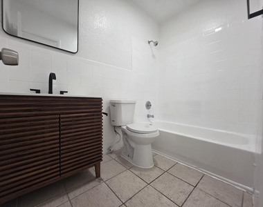 511 Banks Road - Photo Thumbnail 4
