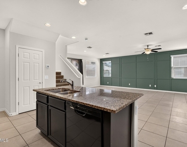 1707 S 82nd Way - Photo Thumbnail 7