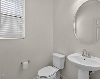 1707 S 82nd Way - Photo Thumbnail 8