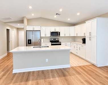3 Palo Alto Lane - Photo Thumbnail 8