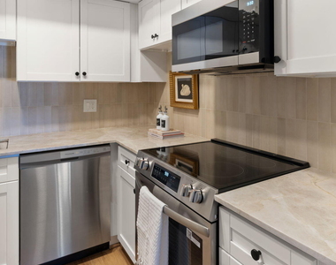 8649 E Royal Palm Road - Photo Thumbnail 8