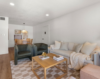 8649 E Royal Palm Road - Photo Thumbnail 3