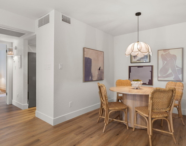8649 E Royal Palm Road - Photo Thumbnail 5