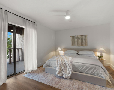 8649 E Royal Palm Road - Photo Thumbnail 11