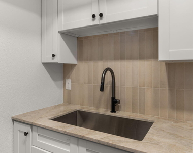 8649 E Royal Palm Road - Photo Thumbnail 9