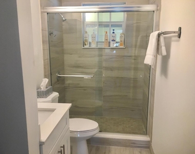 407 S Lakeside Drive - Photo Thumbnail 7