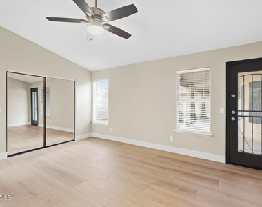 9941 W Tonopah Drive - Photo Thumbnail 18