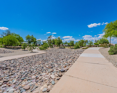 9941 W Tonopah Drive - Photo Thumbnail 35
