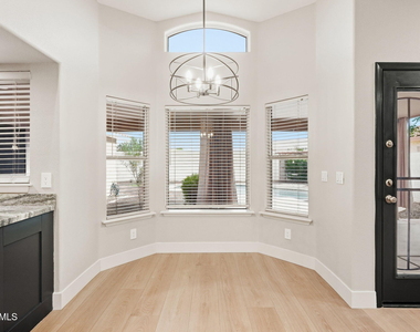 9941 W Tonopah Drive - Photo Thumbnail 4