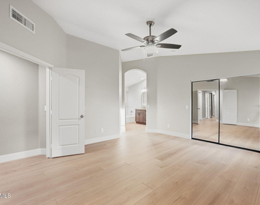 9941 W Tonopah Drive - Photo Thumbnail 19