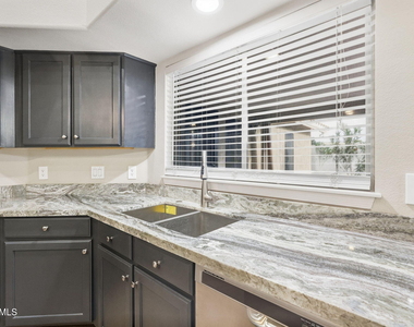 9941 W Tonopah Drive - Photo Thumbnail 12
