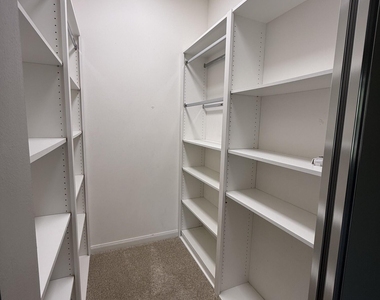 230 Fortuna Drive - Photo Thumbnail 31