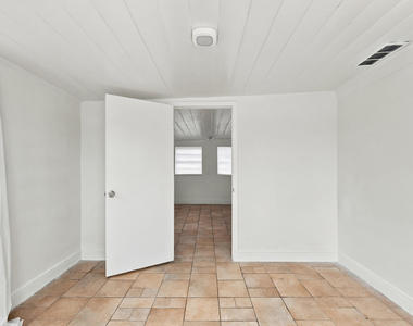 120 Pleasant Place - Photo Thumbnail 6