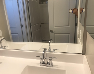 1255 N Arizona Avenue - Photo Thumbnail 5