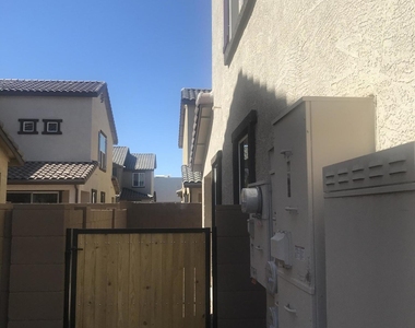 1255 N Arizona Avenue - Photo Thumbnail 14