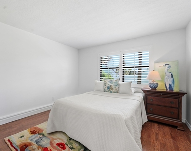 1300 Seaway Drive - Photo Thumbnail 7